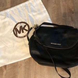 Michael Kors Bedford Flap Crossbody black & gold